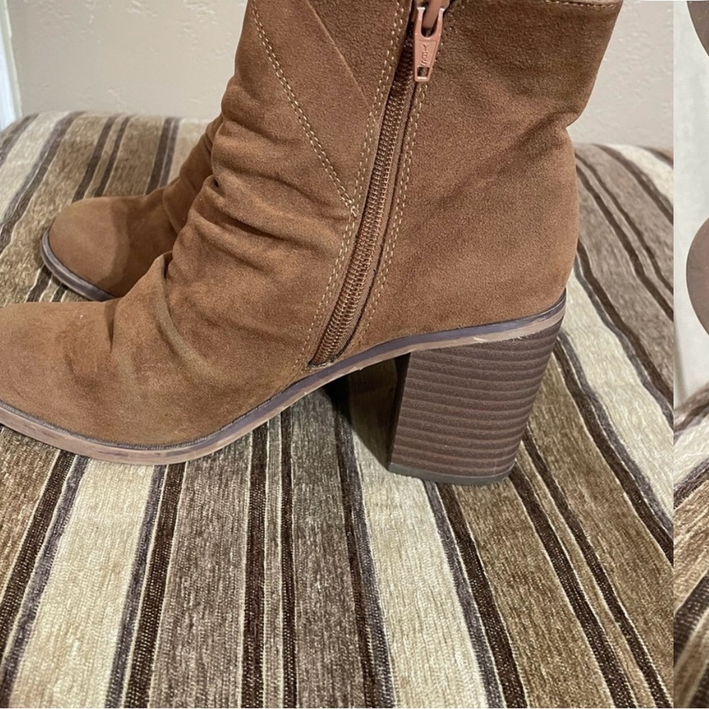 Tan Heeled Boots - Picture 3 of 6